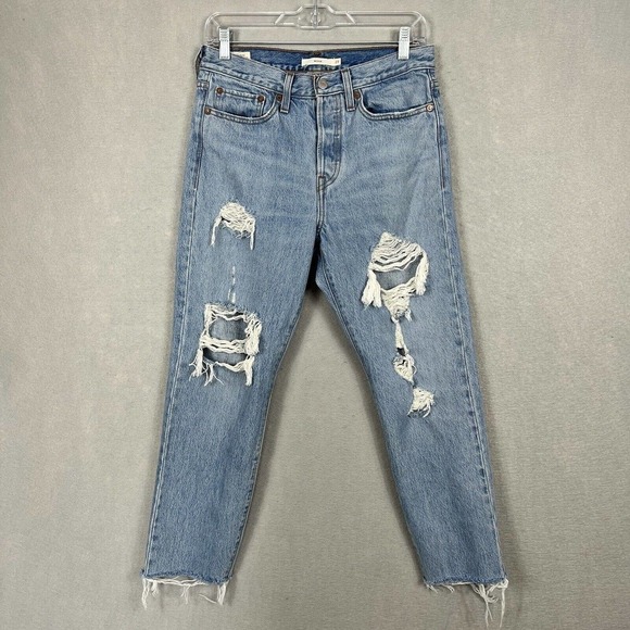 Levi's Wedgie Jeans Size 27 Light Wash Distressed Button Fly Raw Hem L25 - Picture 1 of 13